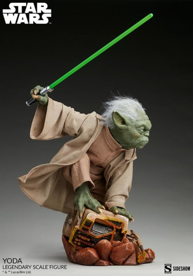YODA Legendary Scale™ Figure by Sideshow Collectibles