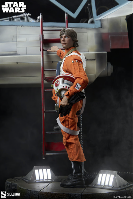 Sideshow: Luke Skywalker & X-Wing: Red Five, Standing By