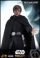 Luke Skywalker Sixth Scale Figure by Hot Toys